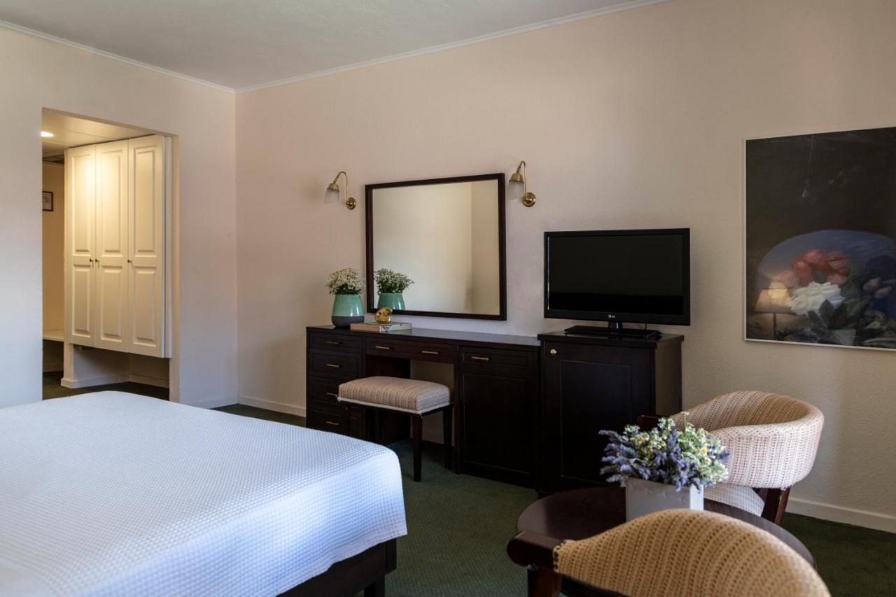 Amalia Hotel 4*